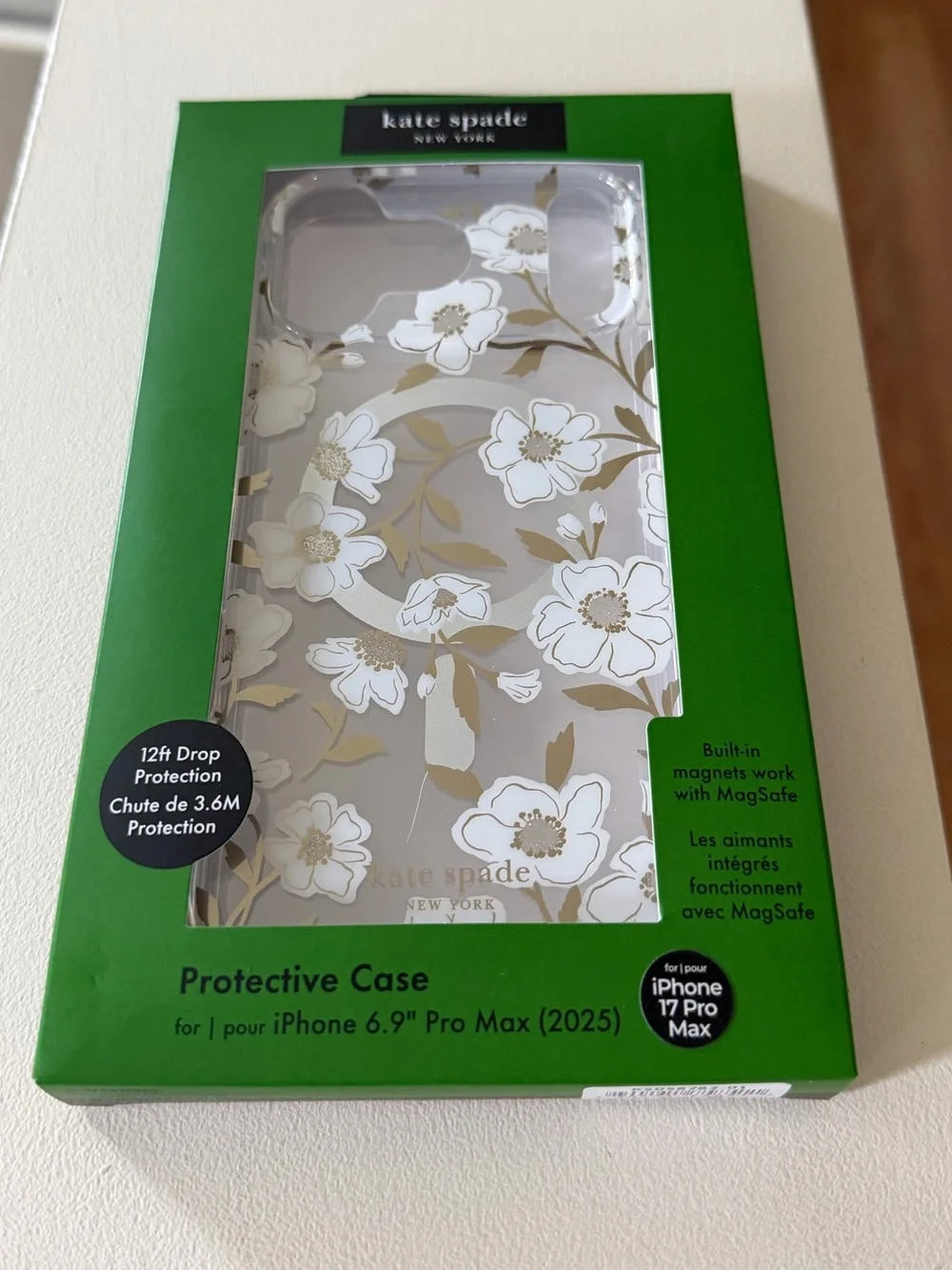 Brand new”Kate Spade”phone case for iPhone 17 Pro Max (MagSafe,12ft drop protec)